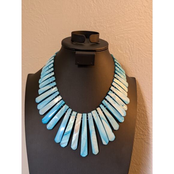 Erica Lyons Blue Shell Collar Necklace - Picture 1 of 6